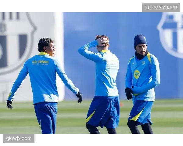 拉菲尼亚训练完顺手给队友点了人均2000的晚餐